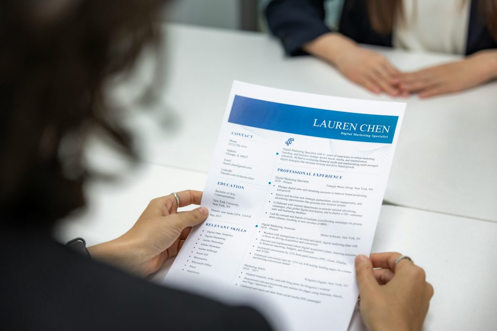Job Dating resume genius 9si2novcvh8 unsplash